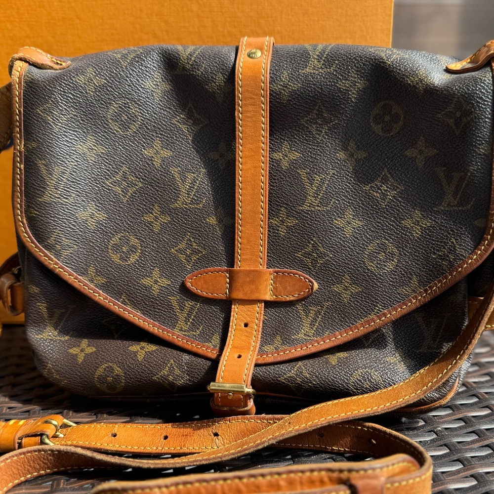 Authentic Louis Vuitton Saumur 30